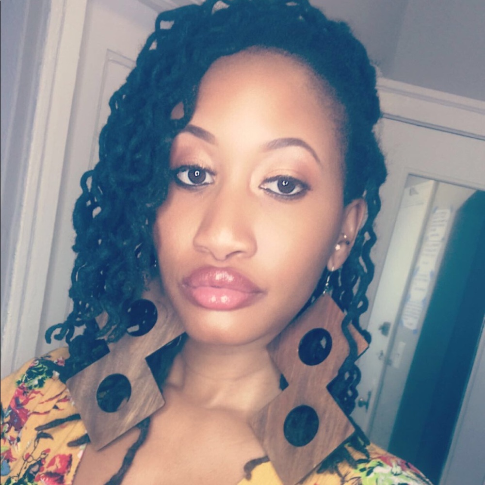 Meet your Posher, Alexa